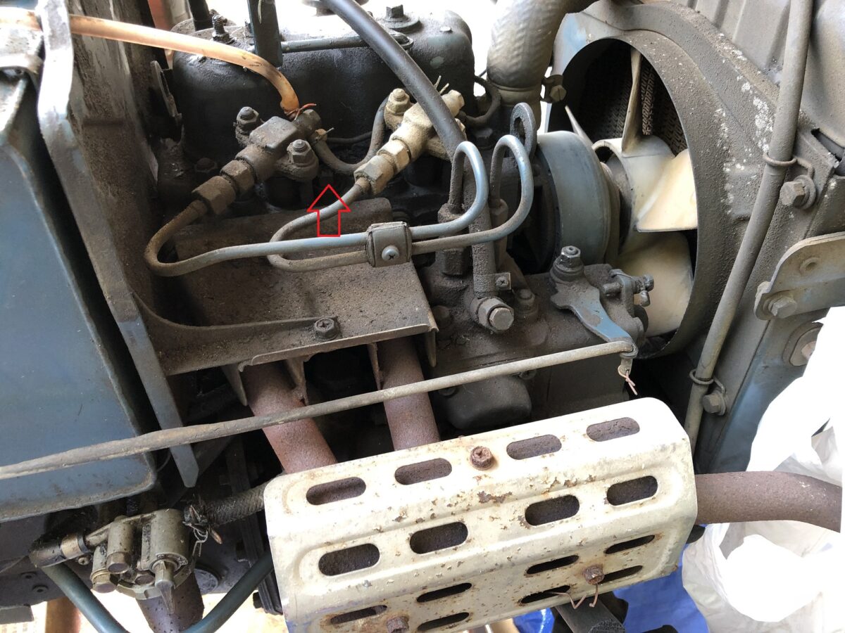 トラクター クボタ B6000 ラジエターの液がエンジン内に入る